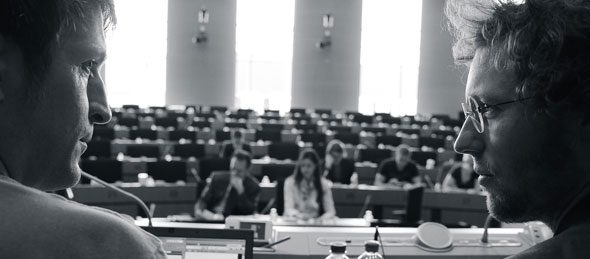 Democracy – Im Rausch der Daten - Foto: © Indi-Film, Marcus Winterbauer 03-Jan-Philipp-Albrecht-und-sein-Mitarbeiter-Ralf-Bendrath-©-Indi-Film---Marcus-Winterbauer_sk